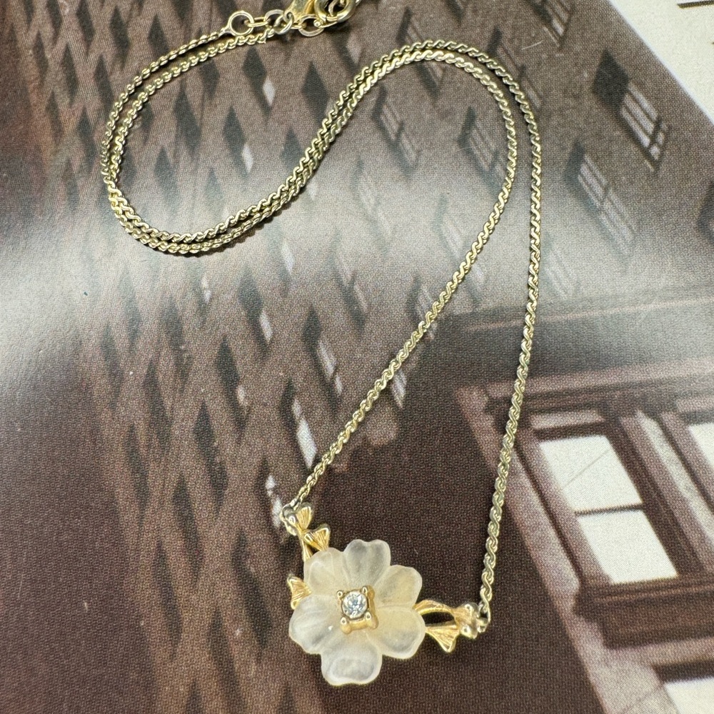 Dior Gold Floral Necklace - Picture 4 of 11